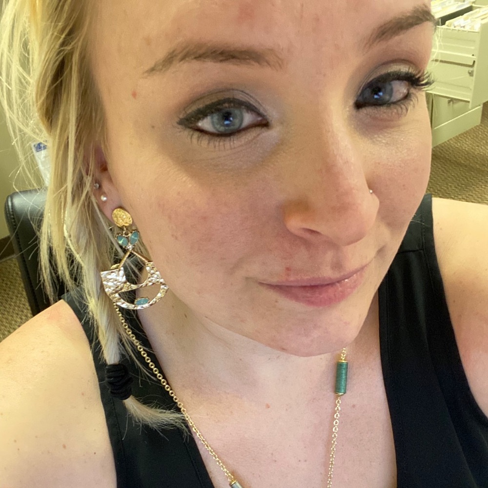 Meet your Posher, Manda